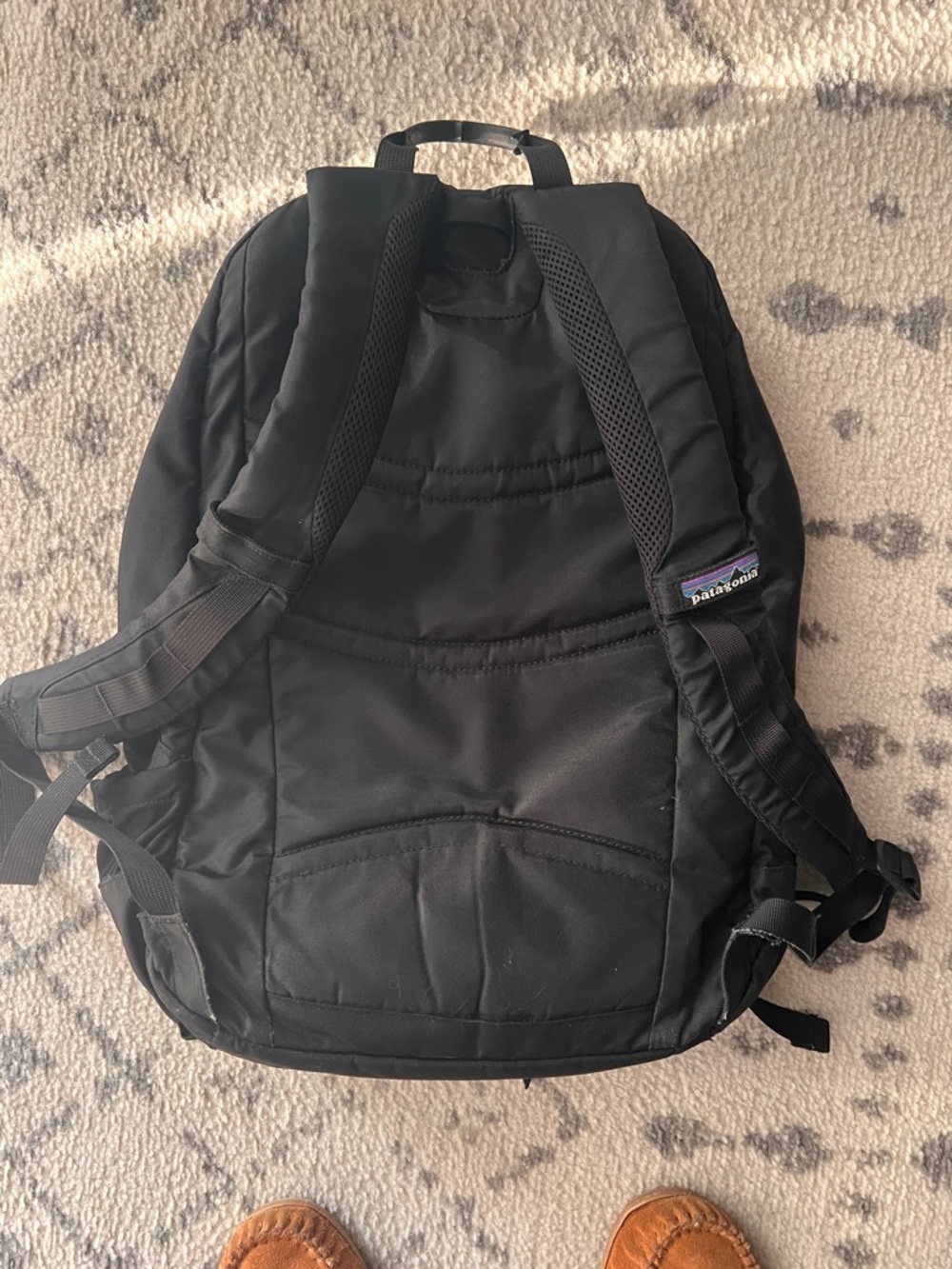 Patagonia Black Men's Everyday Backpack with Front Pocket - Picture 2 of 3